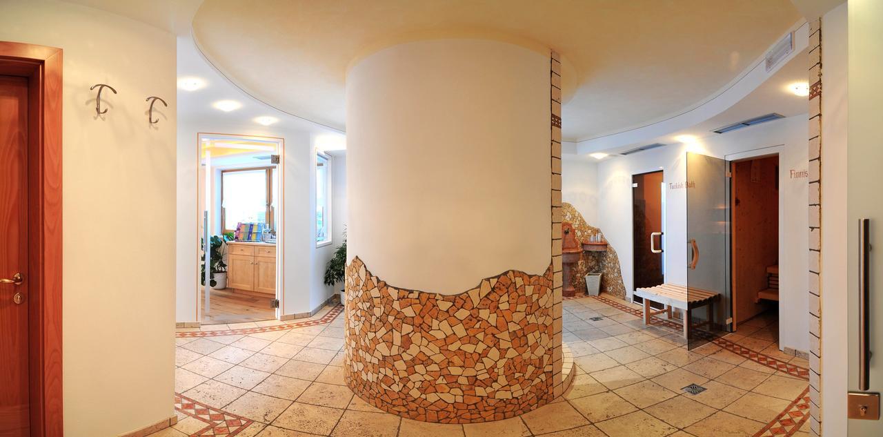 Residence Rautal B&B ***S San Vigilio Di Marebbe Eksteriør billede